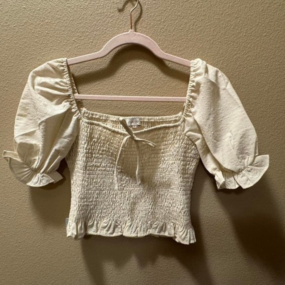 Lilou cream crop top with ruffled sleeves and tie detail size S
